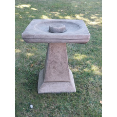 Berkeley Birdbath Medium